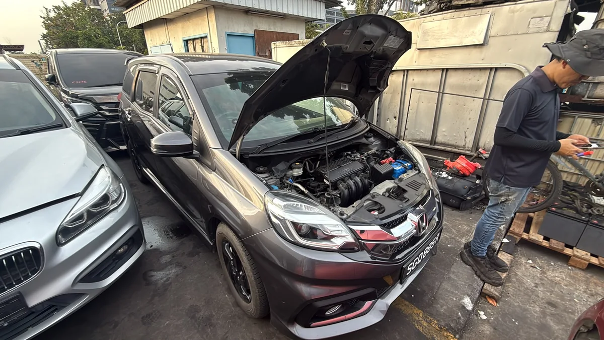 ホンダ MOBILIO 1.5 CVT